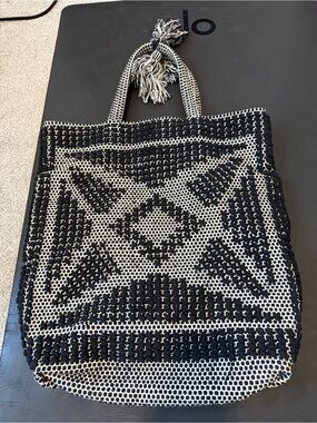 Abercrombie & Fitch Black & White Woven Tote Bag
